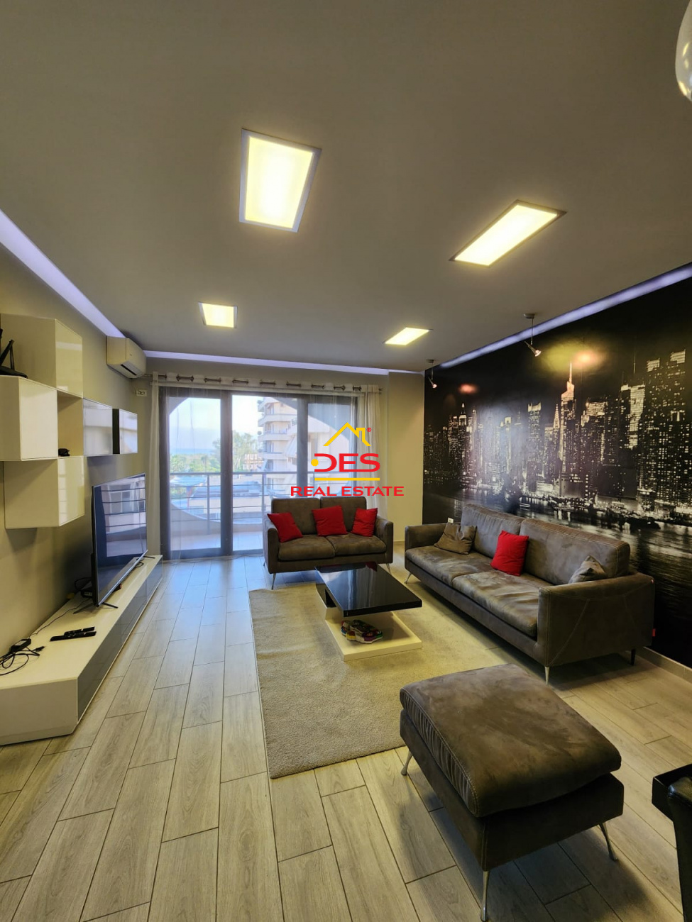 🔑🏡 JEPET ME QIRA APARTAMENT 2+1+2 NË BULEVARDIN VLORË – SKELË